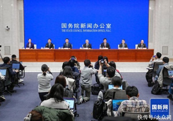 期货配资公司哪家好 人民银行谈破除老年群体“支付壁垒”：全国超96%的银行网点已推进适老化改造